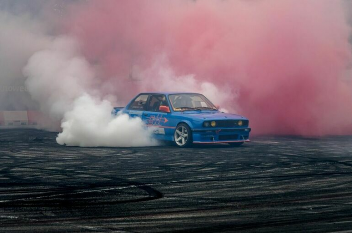 Дрифт предложили приравнять к опасному вождению