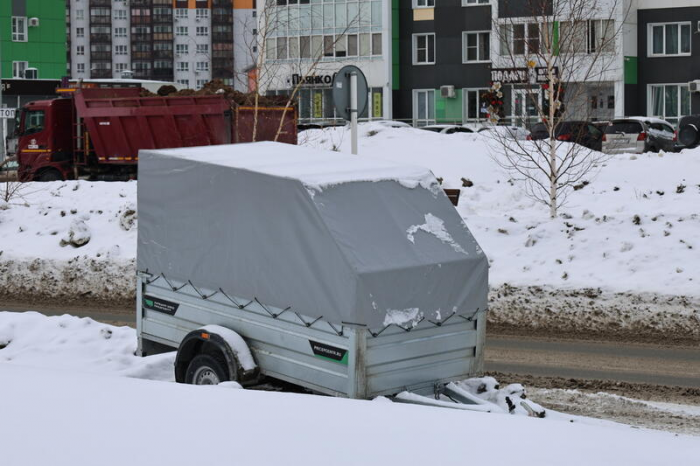 Снежное забвение. Фото барнаульских автомобилей, ставших частью зимнего пейзажа