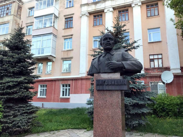 На тротуаре в районе магазина «Светлана» в Ижевске вырубят старые липы и ясенелистные клёны