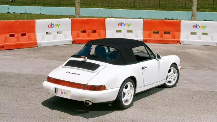 Не лихие девяностые: этот винтажный Porsche 911 снова попал на пик моды