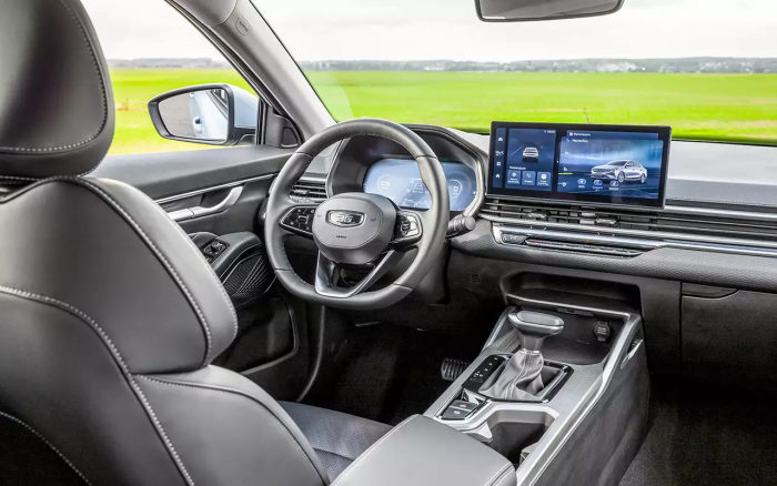 Добротный седан на смену Эмгранду — дешевле на 394 тысячи!