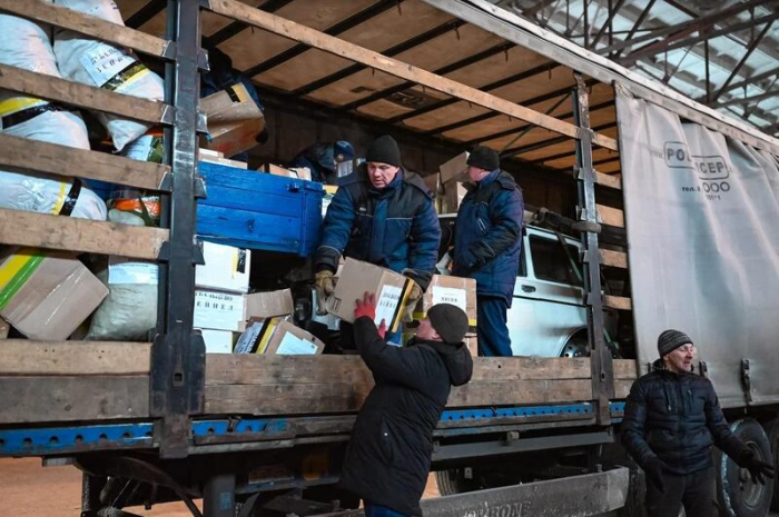 Две фуры с гуманитарной помощью направили из Барнаула в зону СВО