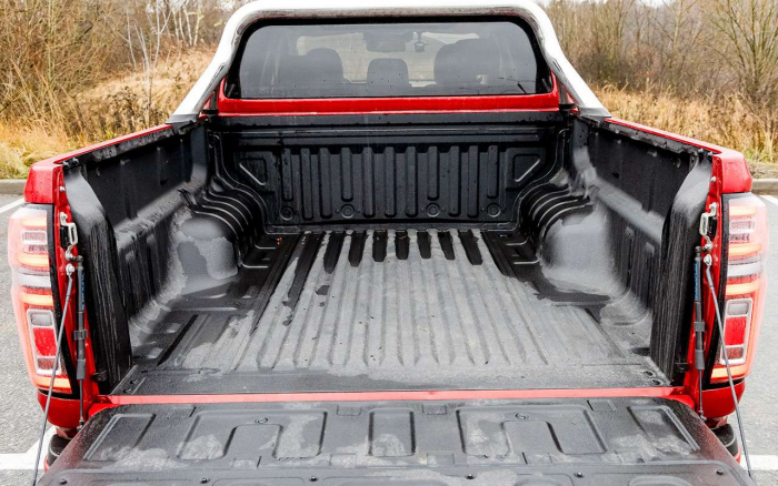 Внедорожники за 4 млн: сравнили новый китайский и японский с пробегом