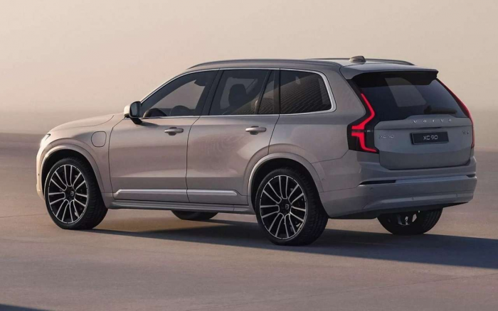 Новый Volvo XC90 стал исключительно гибридом: подробности о новом флагмане