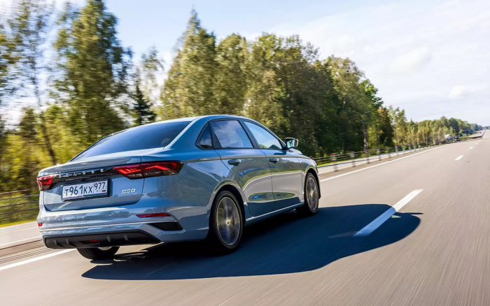 Добротный седан на смену Эмгранду — дешевле на 394 тысячи!