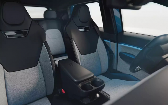 Атом стартует: рассказываем, что будет у него в салоне