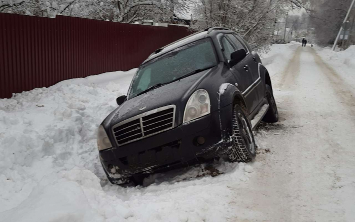 Как выехать из сугроба?