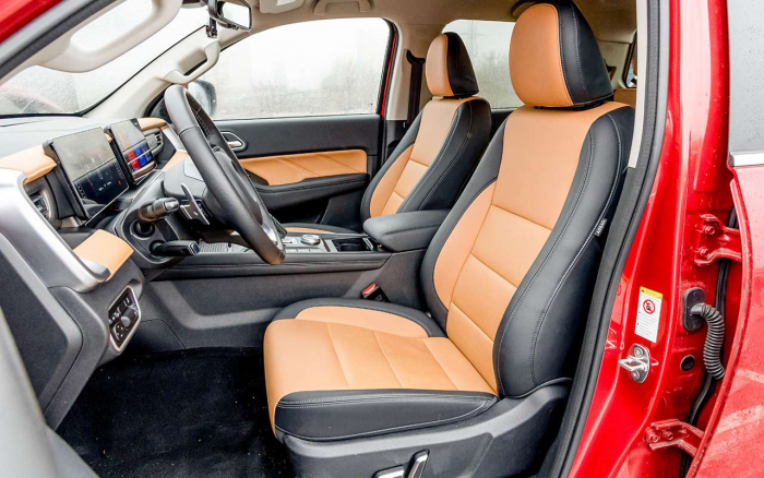 Внедорожники за 4 млн: сравнили новый китайский и японский с пробегом