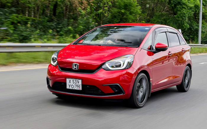 Эти подержанные иномарки чаще всего везут в Россию: им не грозит утильсбор