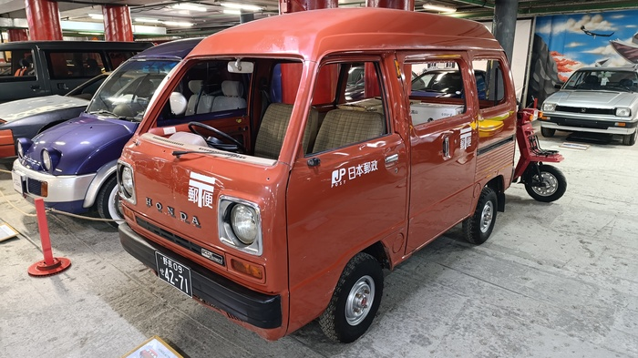 Музей японских автомобилей Bucket Empire. Площадка в ТРЦ «Облака»