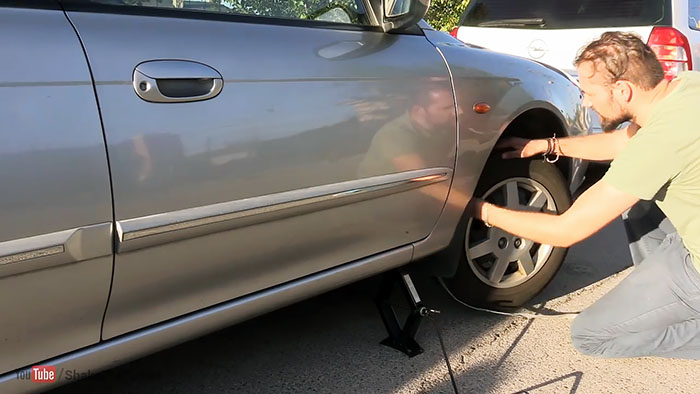 Как завести машину если сел аккумулятор