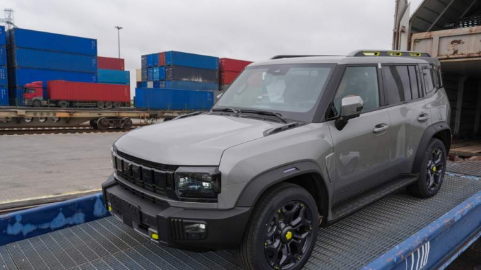 Сдали назад: автопроизводители из КНР теряют российский рынок