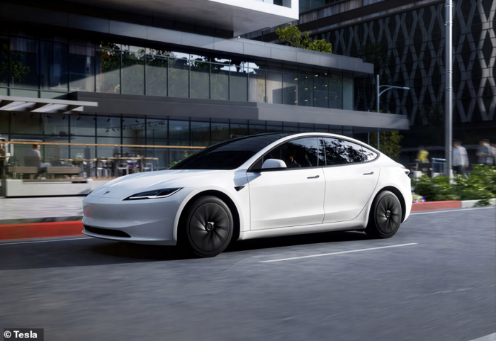 Tesla представляет самую доступную Model 3 Standard в 2026 году