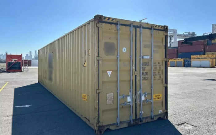 Воры летят на другой конец планеты, чтобы угнать Toyota Land Cruiser