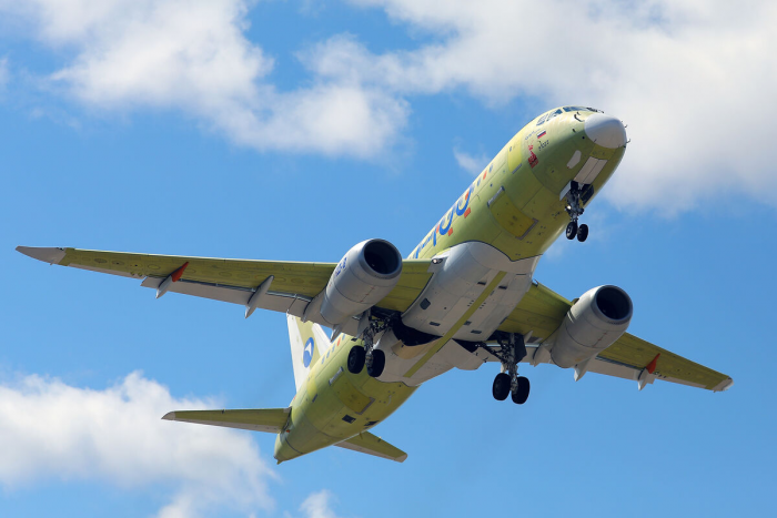 Полностью российский SJ-100 впервые поднялся в небо