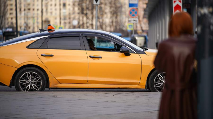 В Госдуме предложили ввести квоту для таксистов на неподходящих авто