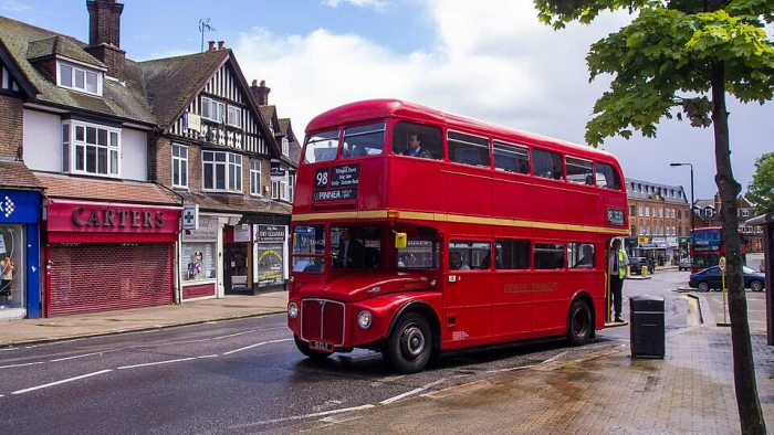 Почему в Англии используют именно двухэтажные красные автобусы