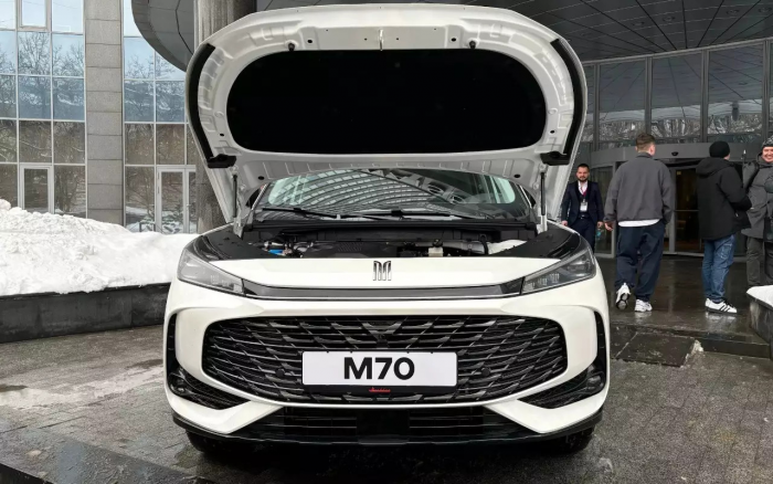 Новый Москвич М70 — первые фото интерьера