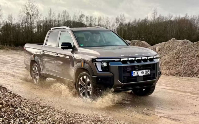 Обновленный SsangYong (теперь  KGM) представил новый пикап. Есть и дизельная версия