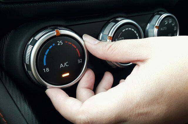 Зачем стоит отключать кондиционер за несколько минут до остановки автомобиля