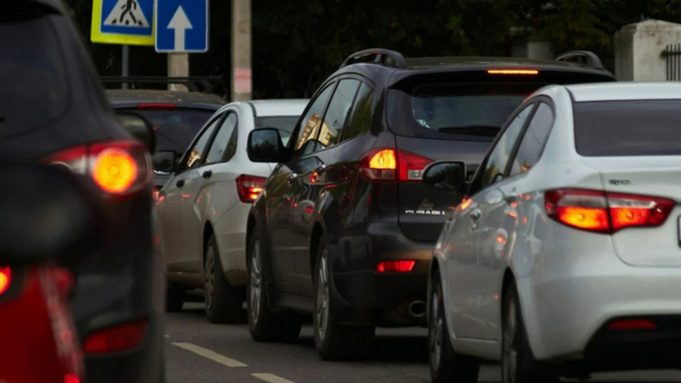 Зиму за ночь намело. Барнаул завалило "долгожданным" снегом