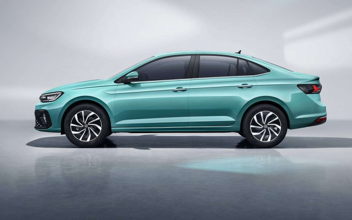 Недорогой и надежный седан Volkswagen теперь можно купить в России дешевле Весты