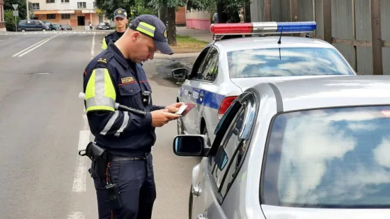 Юрист раскрыл, как ГАИ стала штрафовать на 15000 рублей за езду на машине с механикой