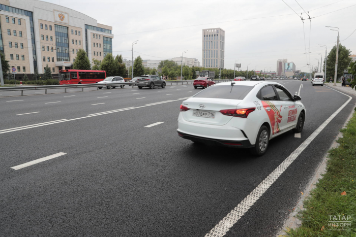 СМИ: Четверть машин такси временно освободят от требований по локализации