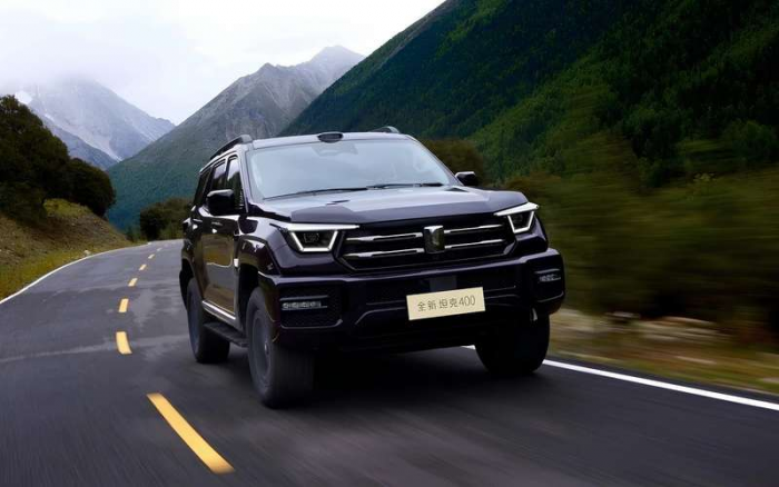 Бензин, дизель, гибрид, улучшенный автопилот: популярный внедорожник обновился