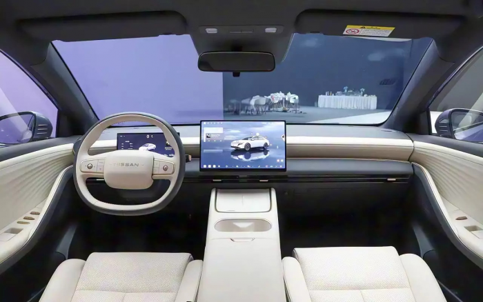 Nissan представил достойного конкурента Camry с ценой чуть дороже миллиона