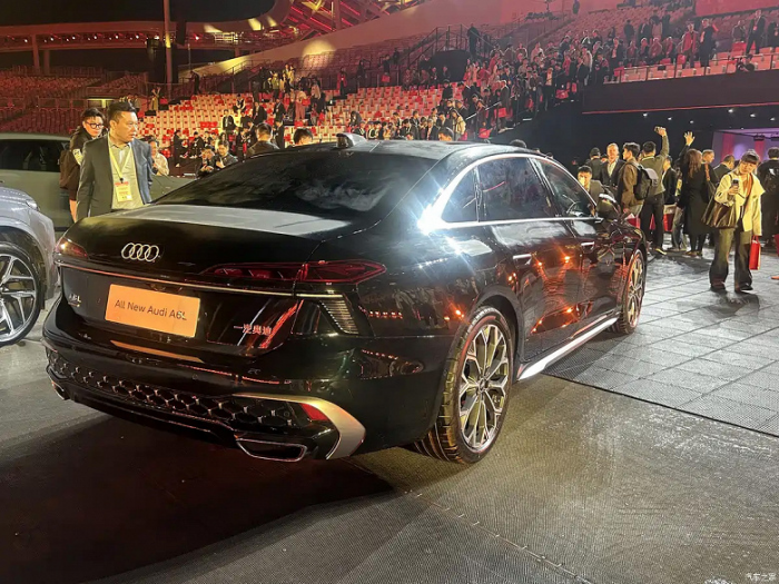 В Китае представили новый Audi A6L: новая платформа, новая система помощи водителю от Huawei, новый салон и три мотора