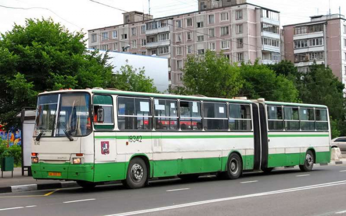 Мощный дизель, вечная коробка, просторный салон – ретротест знакомого, но очень редкого автобуса