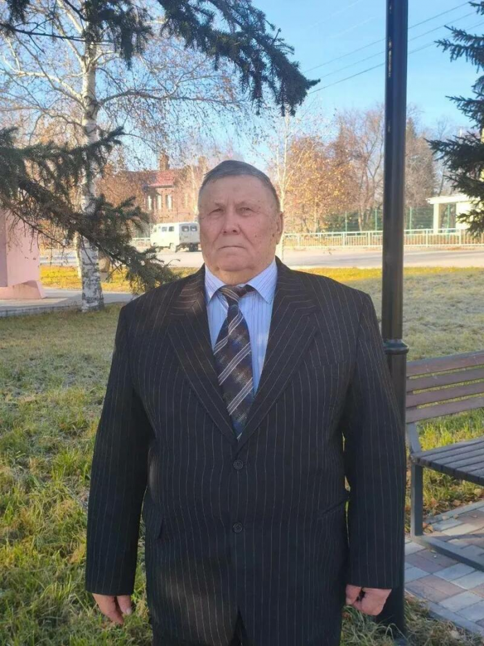 Томенко вручил награды лучшим работникам дорожной и транспортной отрасли Алтайского края