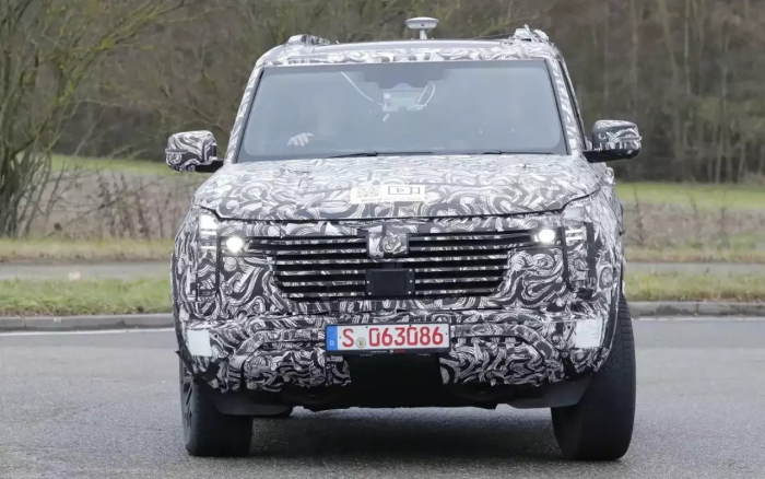 Абсолютно новый Pajero замечен на тестах: он сохранил свои внедорожные данные