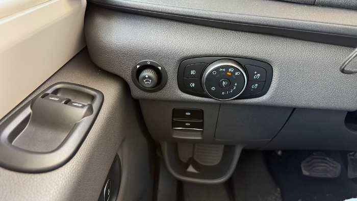 Заглянул в автодом эконом-класса из Европы на новом Ford Transit. Описание, фото, цена
