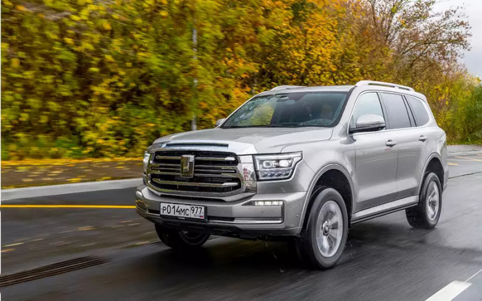 Гибридный внедорожник дешевле бензинового: на что он способен на бездорожье