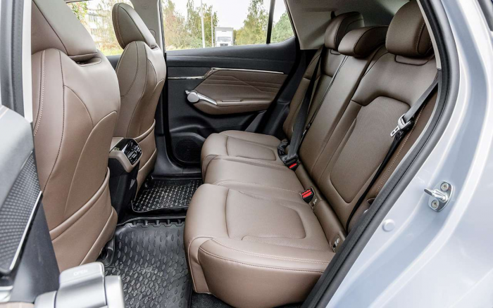 Наконец-то полный привод! — этот кроссовер стал еще ближе к Тойоте