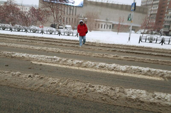 Зиму за ночь намело. Барнаул завалило "долгожданным" снегом