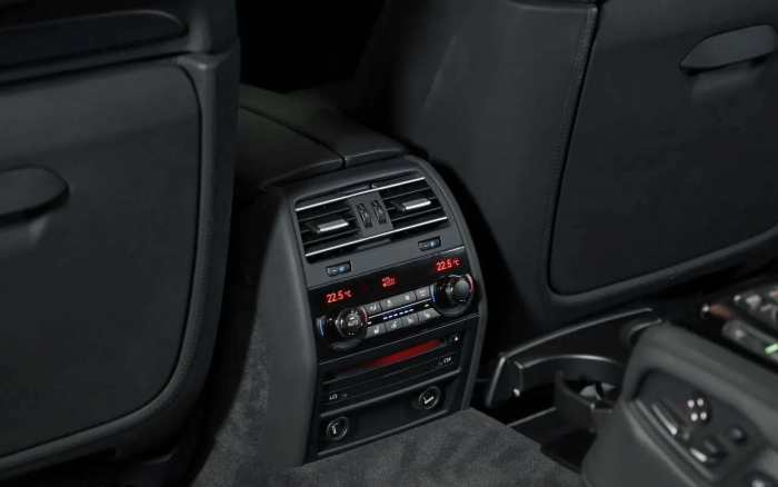 Редчайший седан продают в России: вдвое дороже новой «семерки» BMW