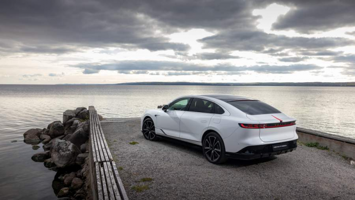 Едут сами: на российском гибриде по деревням Заонежья