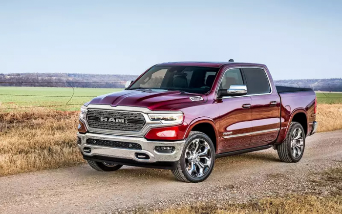 205 сил, гидроавтомат, полный привод — в РФ привезли «почти Silverado»