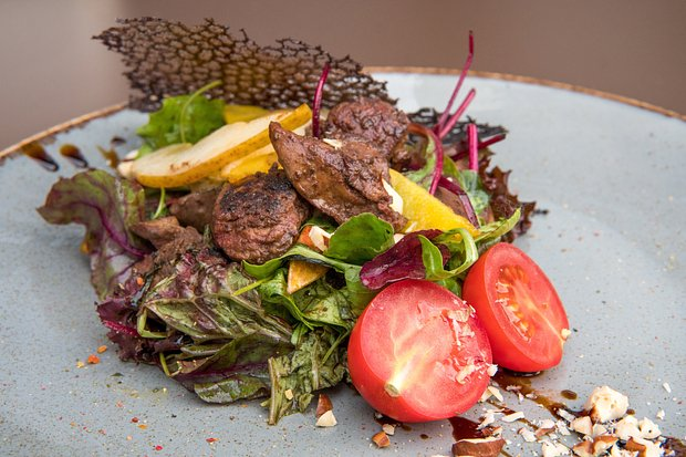 Меню новогоднего стола в 2026 году. Что приготовить в год Красной Огненной Лошади?