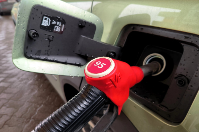 Капут автомобилям в России? Бензин теперь другой - последствия могут быть плачевными