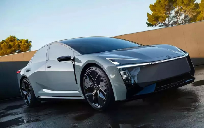 Так будет выглядеть совершенно новая Toyota Corolla: подробности и фото