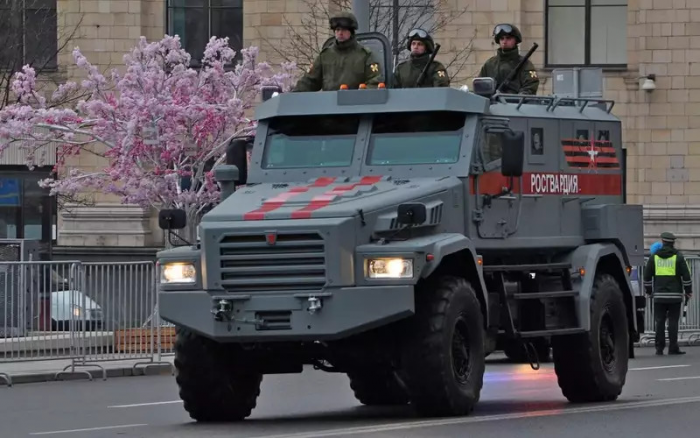 Зачем военным бронеавтомобилям нужна дополнительная ось