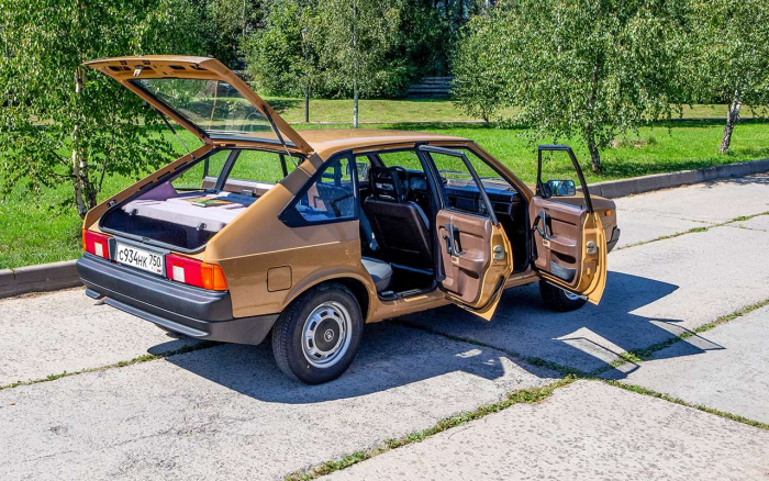 Москвич-2141 первых выпусков: какие на него были надежды!