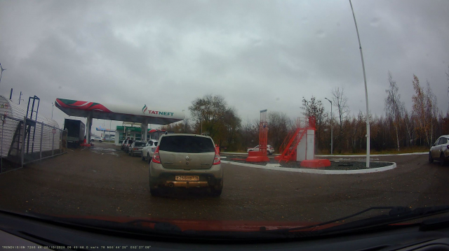 В сети пишут о том, что многие АЗС компании "Татнефть" закрыты и не продают топливо