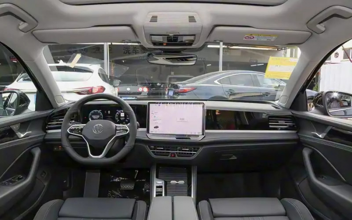 Volkswagen представил достойного конкурента Camry с ценой от 2 млн рублей