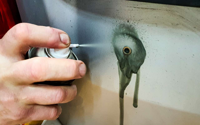 Как закрепить номерной знак на китайском автомобиле и не получить штраф?