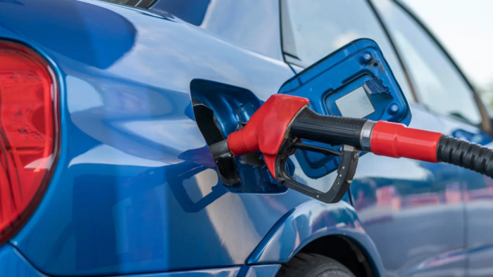 Как заправочный пистолет определяет, что бензобак полон, и почему иногда он отключается раньше времени